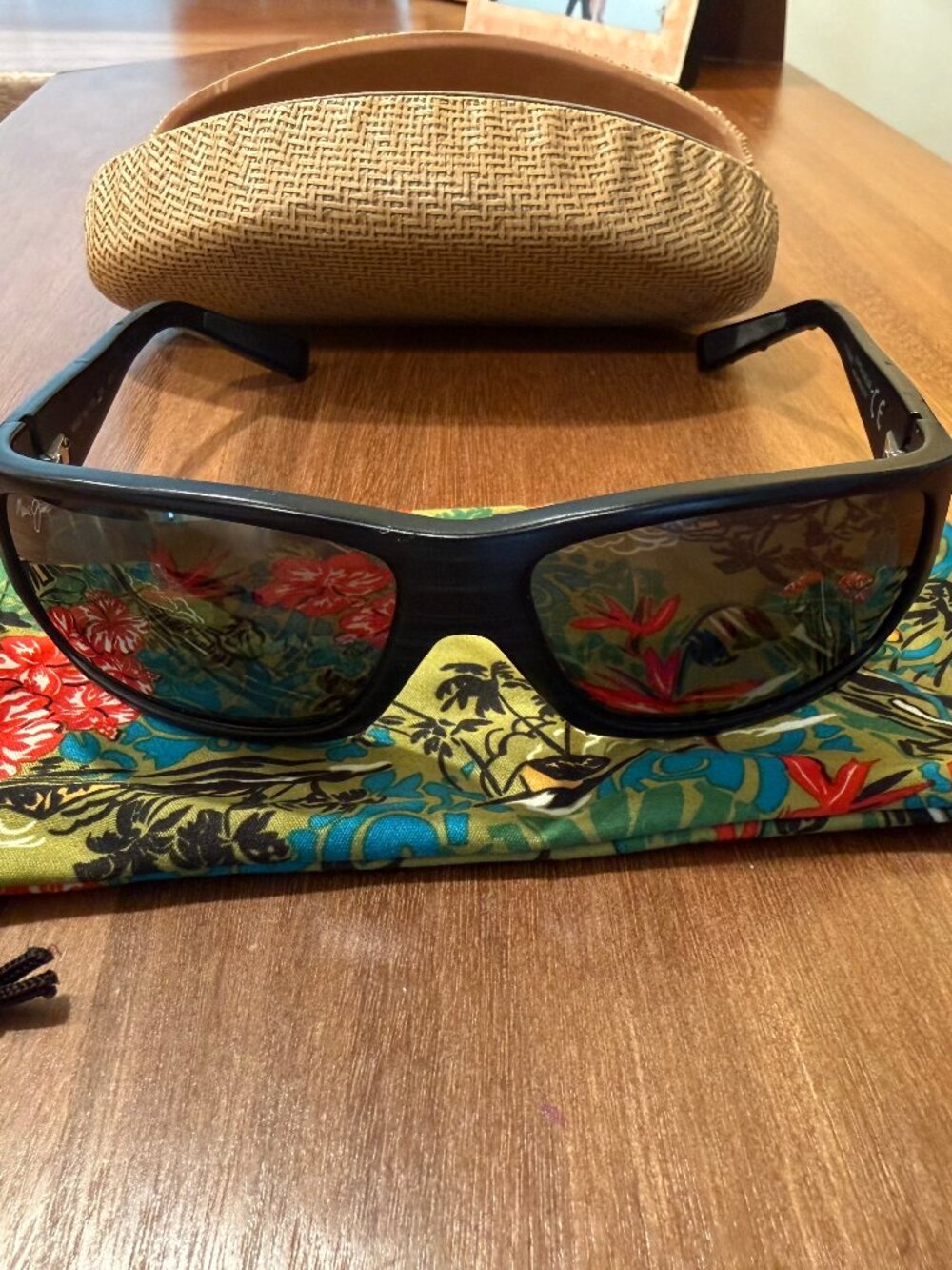 MAUI JIM sunglasses ~equivalent to Byron Bay